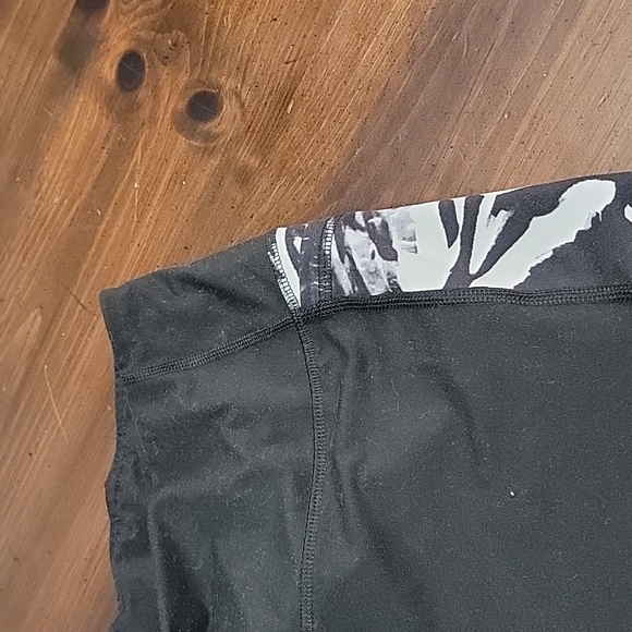 Womens Large DSG Black & White Capri Leggings with pockets - Picture 2 of 3